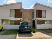 Casa con 3 recámaras y estudio, VENTA Juriquilla