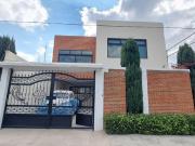 Casa con 417 m² de terreno y 2 recámaras en venta, Valle...