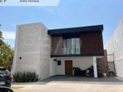 Casa con 473 m² de superficie de terreno y 3 recámaras...