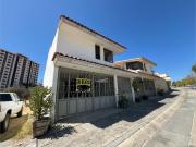 Casa con 4 habitaciones en renta Jardines del Campestre