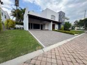 Casa con 4 rec?maras en renta en El Campanario, 700 m?...