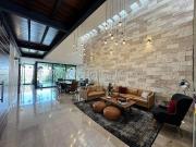 Casa con 4 recámaras, cuarto de servicio, área de TV...