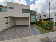 CASA CON 4 RECAMARAS EN CUMBRES DE LAGO, JURIQUILLA,...