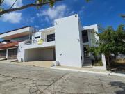 Casa con 4 recámaras en venta, 300 m² superficie de...