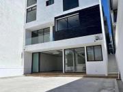 Casa con 4 recámaras y 680 m² de construcción en venta...