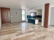 Casa con 4 recámaras y piscina, en venta, Dzitya