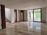 Casa con 4 recámaras y piscina, en venta, Dzitya