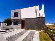 Casa con 4ta Recámara en Planta Baja en Juriquilla,...