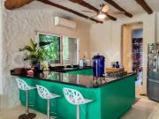 Casa con 5000 m² de superficie de terreno y 6...