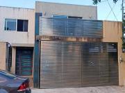 CASA CON 5 HABITACIONES 2 EN PLANTA BAJA EN JARDINES DEL...