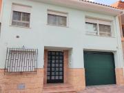 Casa con 5 habitaciones, 3 baños, 1 aseo