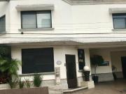 Casa con 5 habitaciones y 573 m² superficie construida...