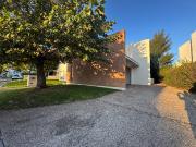 Casa con 680 m? de superficie de terreno y 4...