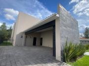 Casa con 700 m? frente a lago, superficie de terreno, 3...