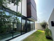 Casa con acabados modernos en Lomas del Campanario IV