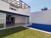 Casa con Alberca al Sur de Cuernavaca en Privada