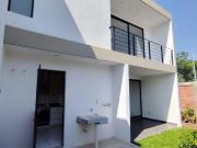 CASA CON ALBERCA CON VIGILANCIA EN JIUTRPEC