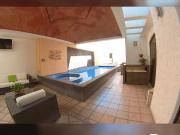 Casa con Alberca dentro de Privada en Himalaya