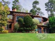 Casa con alberca en Club de Golf Avándaro