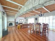 CASA CON ALBERCA EN EL CENTRO DE TEQUISQUIAPAN