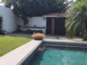 Casa con alberca en fraccionamiento con seguridad