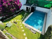 CASA CON ALBERCA EN FRACCIONAMIENTODELICIAS