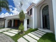 Casa con alberca en Lomas de Angelópolis 1