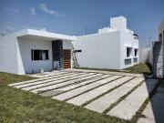 CASA CON ALBERCA EN MORELOS