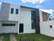 CASA CON ALBERCA EN MORELOS