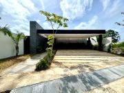 Casa con alberca en renta en Privada Olivia