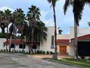 Casa con alberca en venta dentro de Residencial Villa...