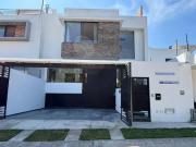 Casa con alberca en Venta en Bugambilias 2 da sección
