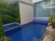 Casa con Alberca en VENTA en Fraccionamiento Privadas...