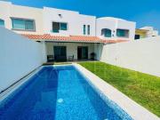 Casa con alberca en venta en Jiutepec Morelos