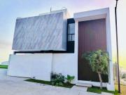 Casa con alberca en venta en Xochitepec, Morelos