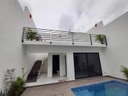 CASA CON ALBERCA EN ZONA COLEGIOS Y UBICACIÓN PRIVILEGIADA