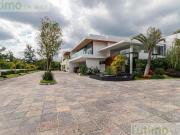 CASA CON ALBERCA EN ZONA NORTE DE CUERNAVACA