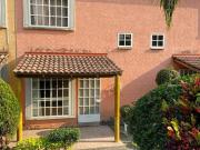 CASA CON ALBERCA FRACCIONAMIENTO CON VIGILANCIA