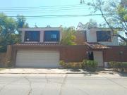 Casa con alberca Frco. Las Fincas en Jiutepec Centro