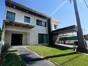 CASA CON ALBERCA PRIVADA