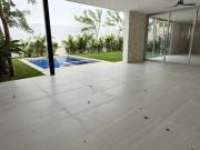 Casa con alberca privada, cava y jardín, en venta, Zona...