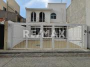 CASA CON ALBERCA PRIVADA EN RENTA EN EXCLUSIVA ZONA...