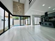 Casa en Venta con alberca privada en Vía Cumbres