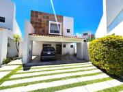 Casa con alberca privada en venta en VALLE DE JURIQUILLA