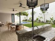 Casa con alberca privada y family room, en venta, Zona...