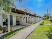 CASA CON ALBERCA Y AMENIDADES DEPORTIVAS EN CONJUNTO...