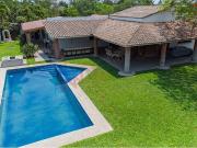 Casa Amueblada, con Alberca y Bungalow en Mazatepec, Morelos