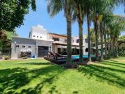 Casa con Alberca y Club cercano