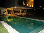 Casa Con Alberca y Jardín en Fraccionamiento Leñeros