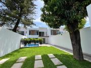 CASA CON ALBERCA Y JARDIN EN VENTA EN YAUTEPEC CENTRO